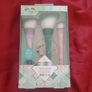 Ecotools make up brushes.